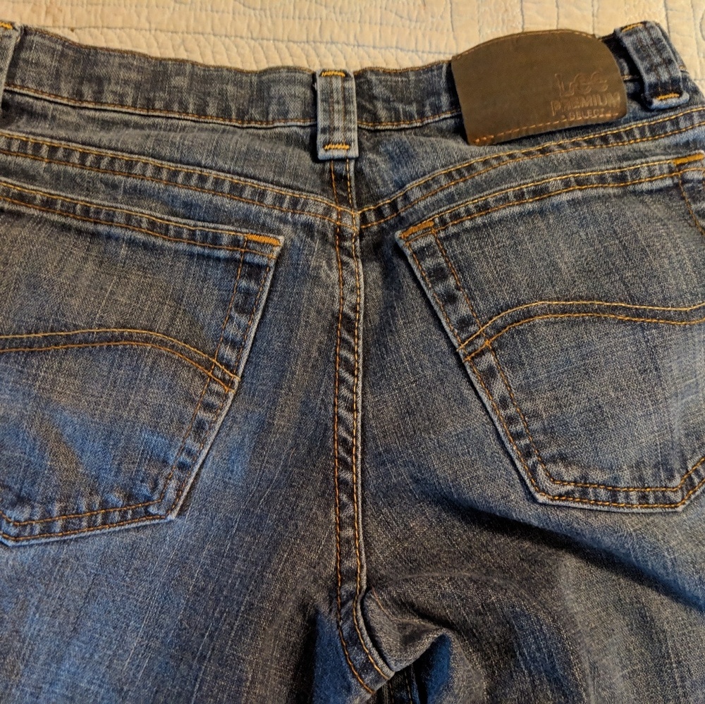 Excellent condition Lee jeans in medium wash